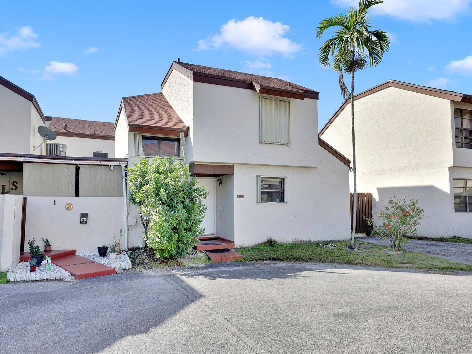 9702 NW 5thMiami - EAST WIND LAKE VILLAGE condo unit 9702 - picture