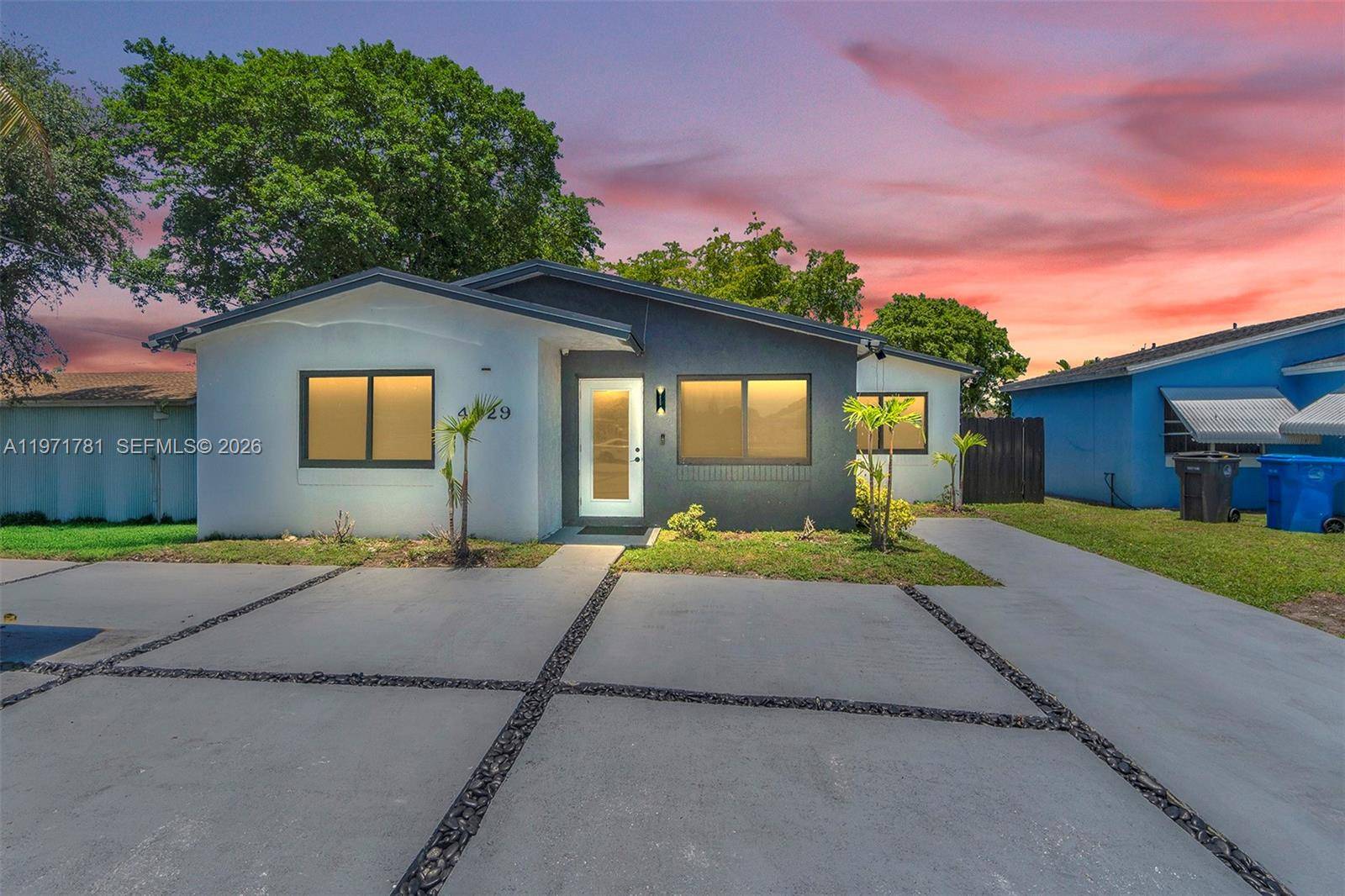 4029 SW 22nd StWest Park - picture
