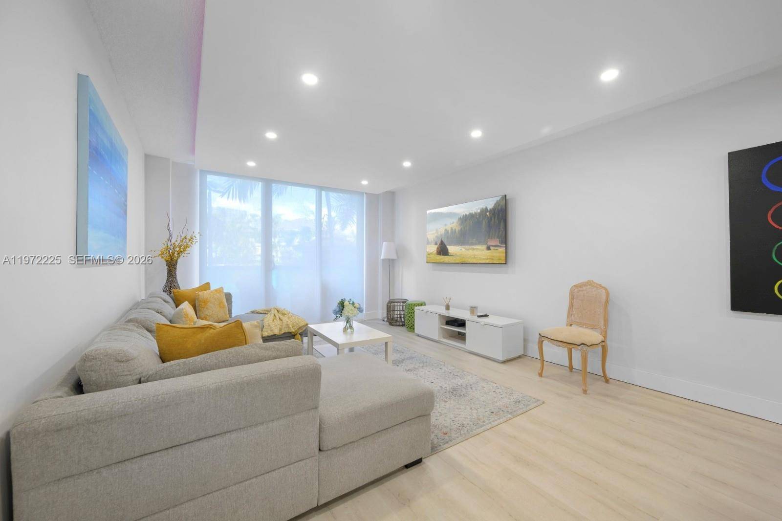 19370 Collins AveSunny Isles Beach - Condo/Co-Op/Seasonal,Condo condo unit 124 - picture