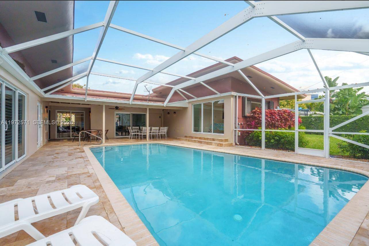 811 N Highland DrHollywood - picture