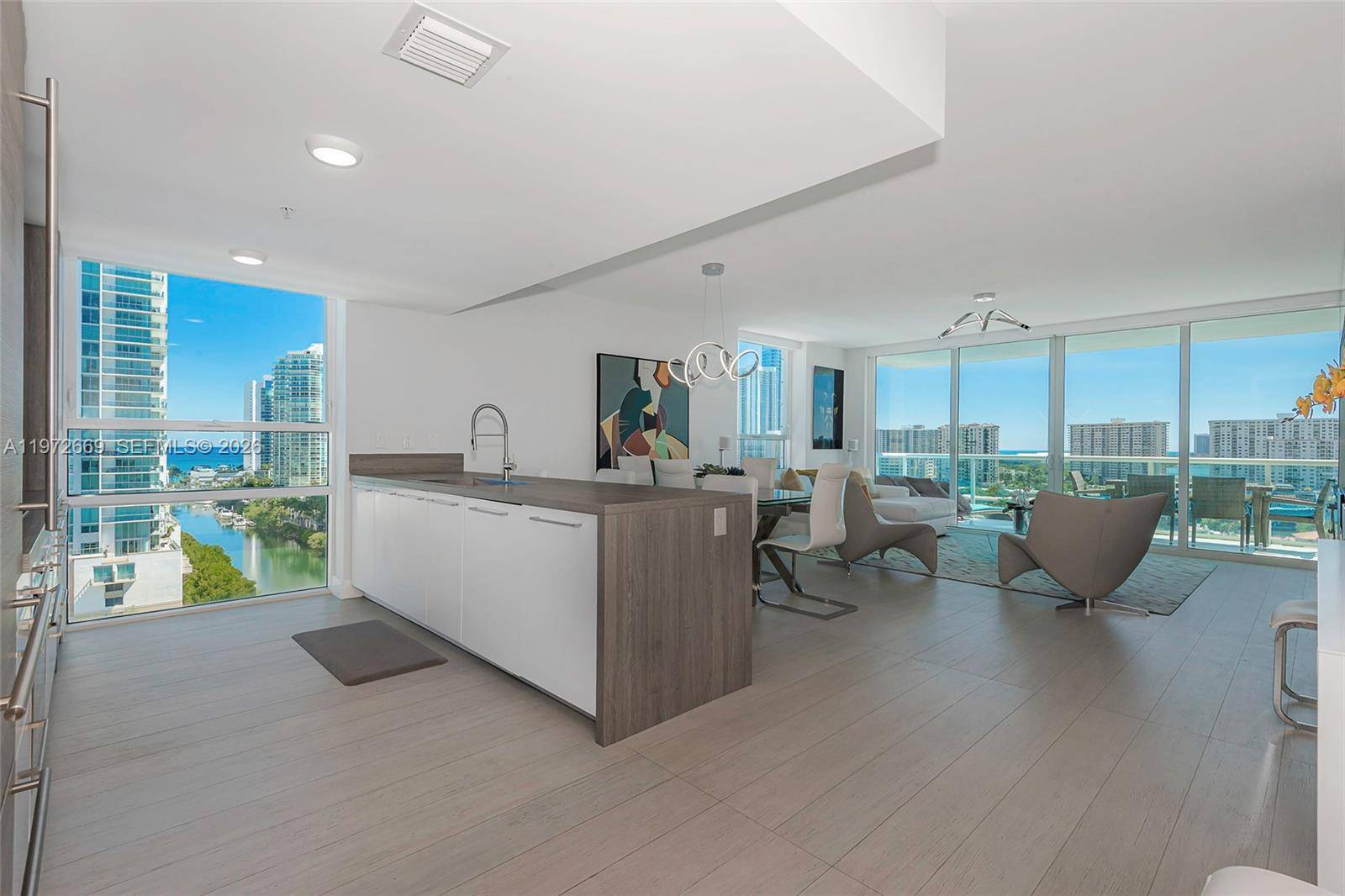 400 Sunny Isles BlvdSunny Isles Beach - Condo 5+ Stories,Condo condo unit 1222 SE CORNER UNIT - picture
