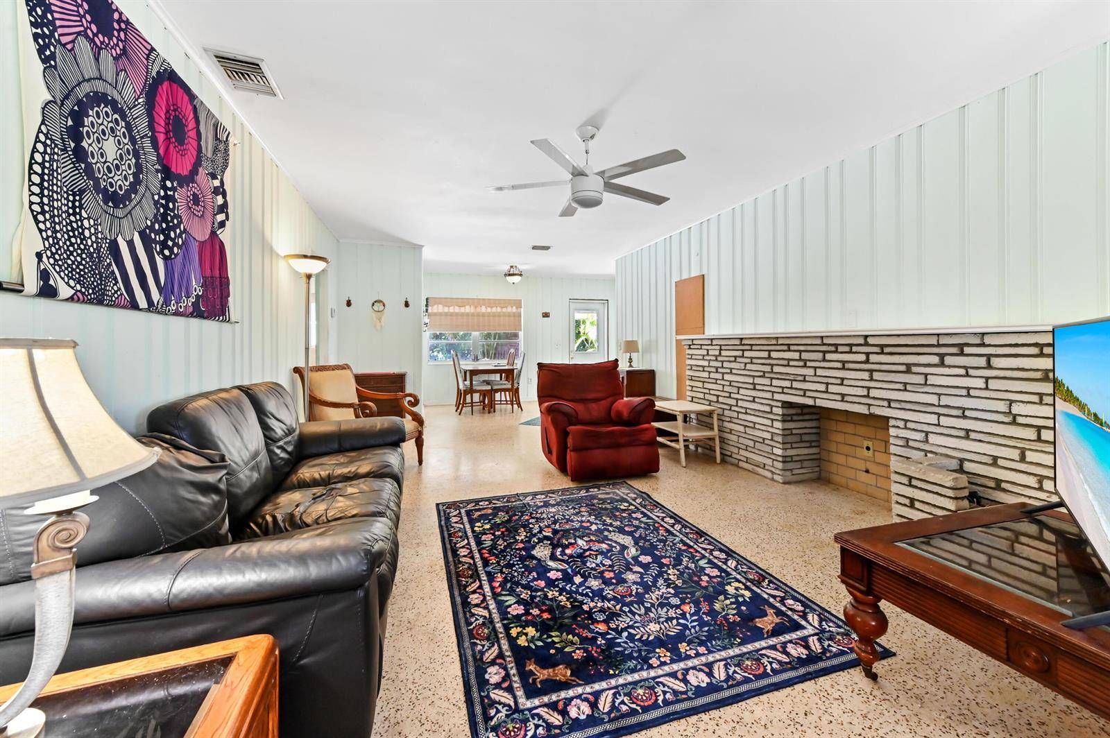 411 N Lakeside - picture