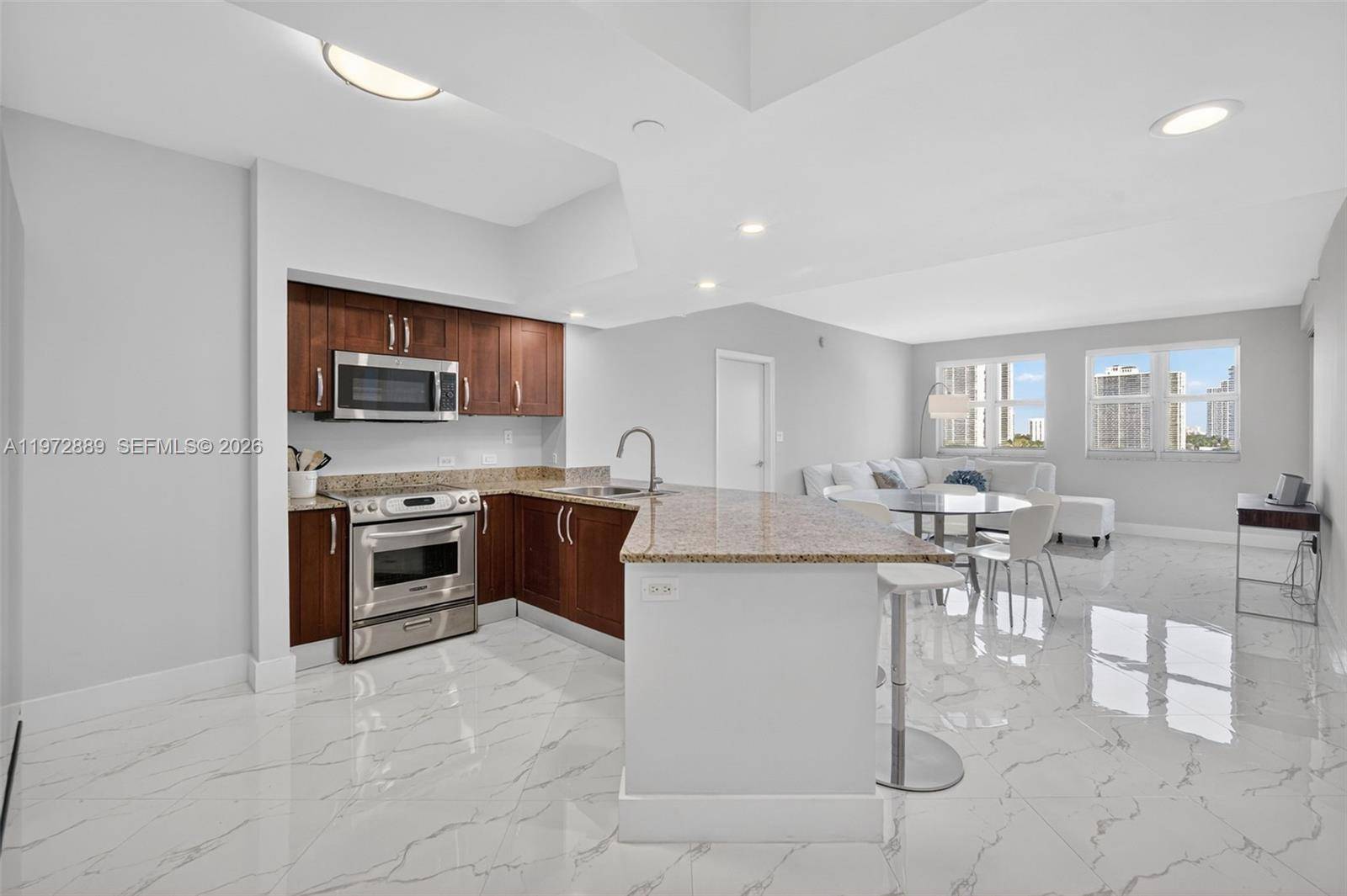 20000 E Country Club DrAventura - TURNBERRY VLG NO TOWER CO,Turnberry Village condo unit 714 - picture