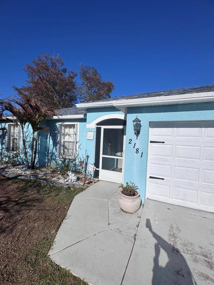 2181 SW LarchmontPort St. Lucie - picture