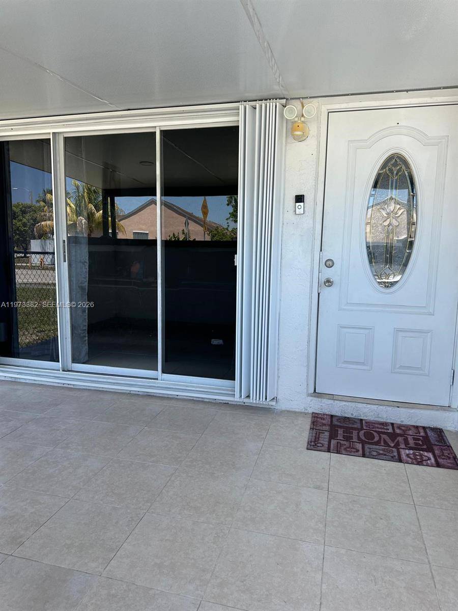 3242 NW 203rd StMiami Gardens - picture