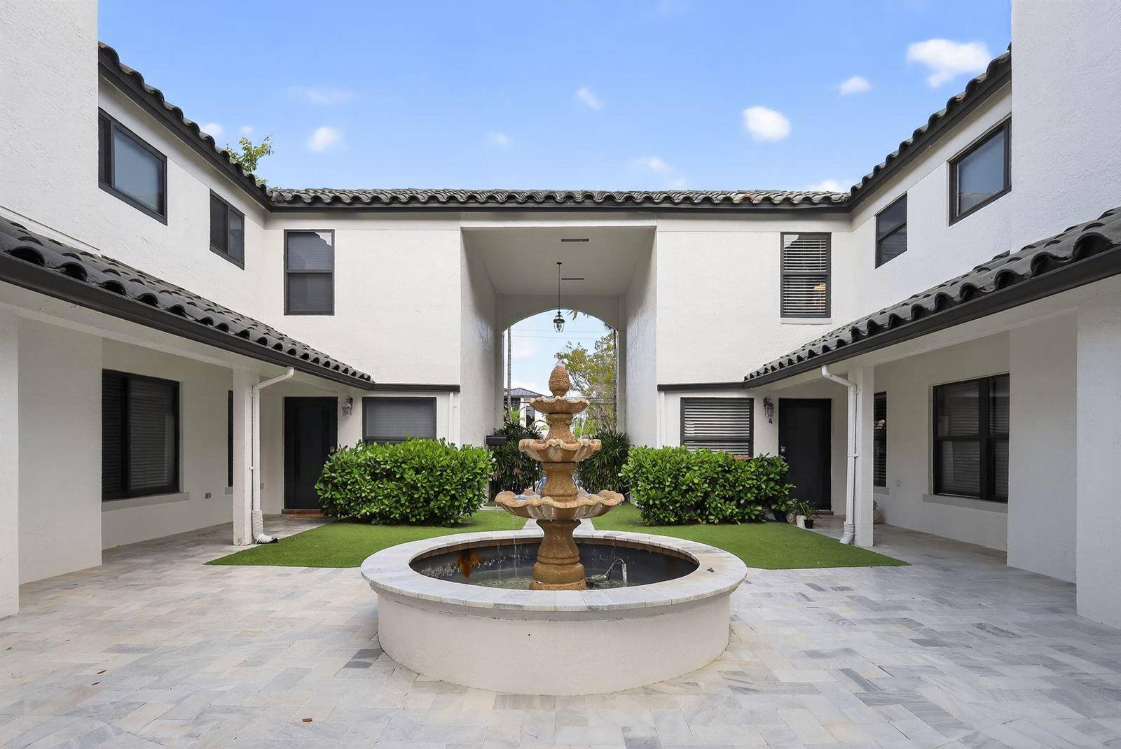 1524 SE 12thFort Lauderdale - Townhouse condo unit 6 - picture