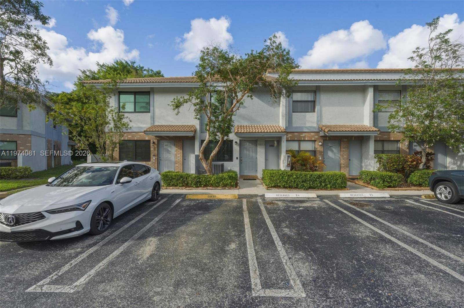 9853 Riverside DrCoral Springs - OAKWOOD ON THE GREEN COND,OAKWOOD ON THE GREEN condo unit 8-24 - picture