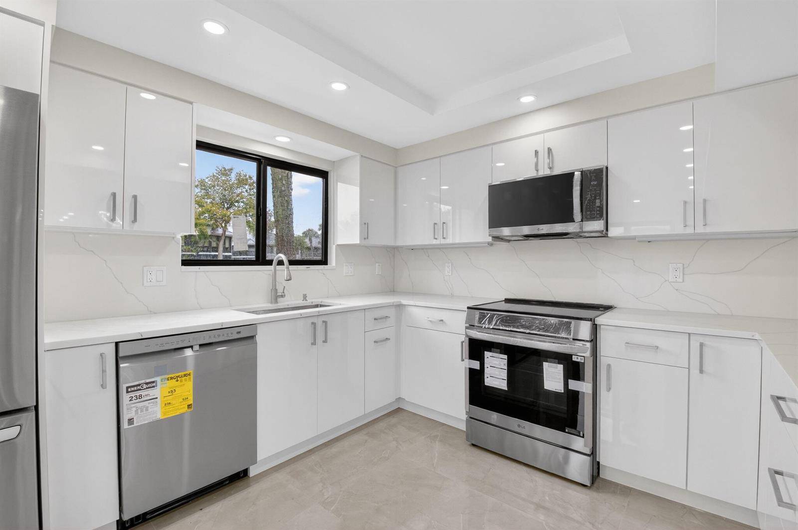 15350 StrathearnDelray Beach - GLENEAGLES country club,GLENEAGLES COUNTRY C condo unit 12501 - picture