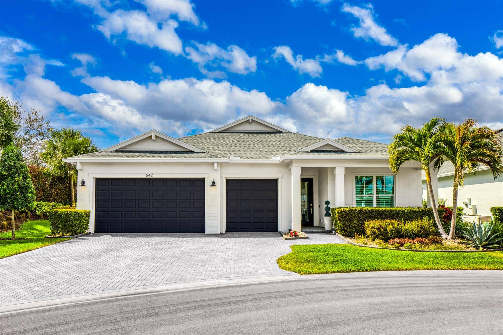 642 SE GoldenrodPort St. Lucie - picture