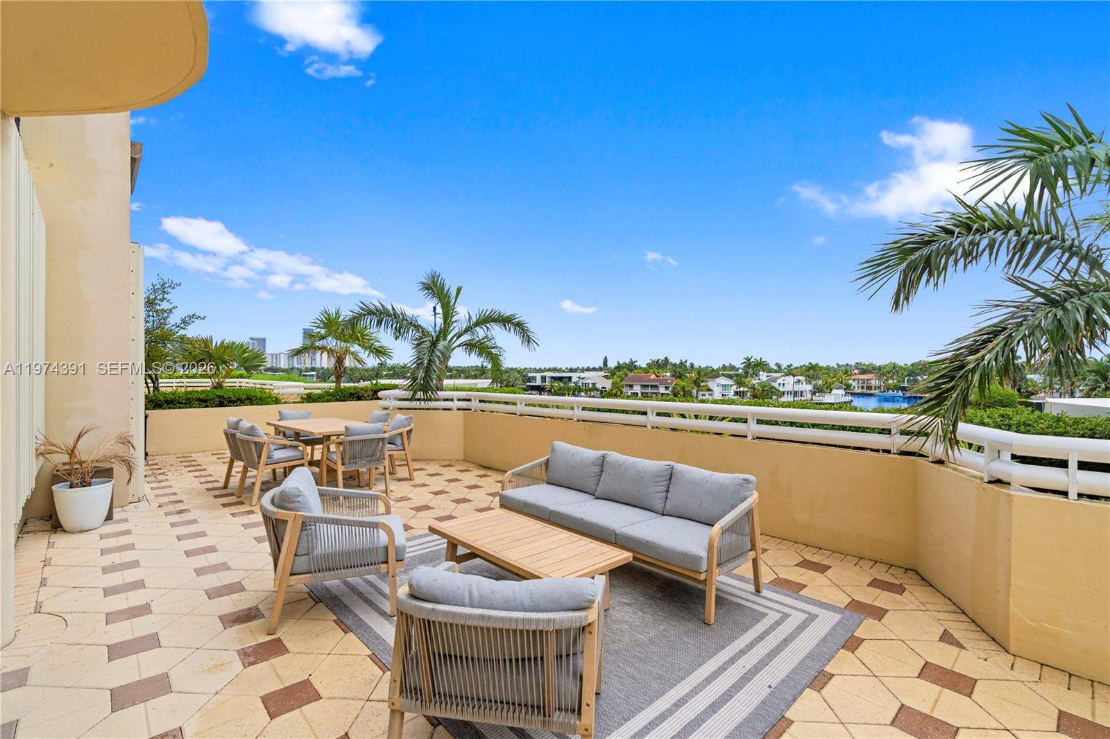 20191 E Country Club DrAventura - TERRACES NORTH TURNBERRY,TERRACES NORTH TURNB condo unit 407 - picture