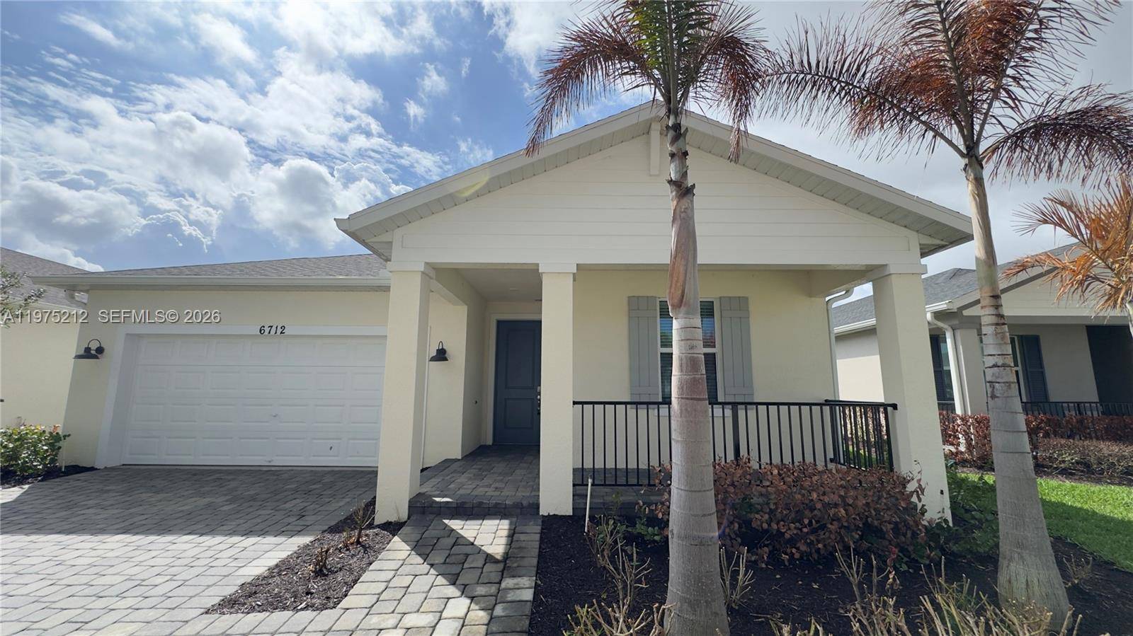 6712 NW Cloverdale AvePort St. Lucie - picture