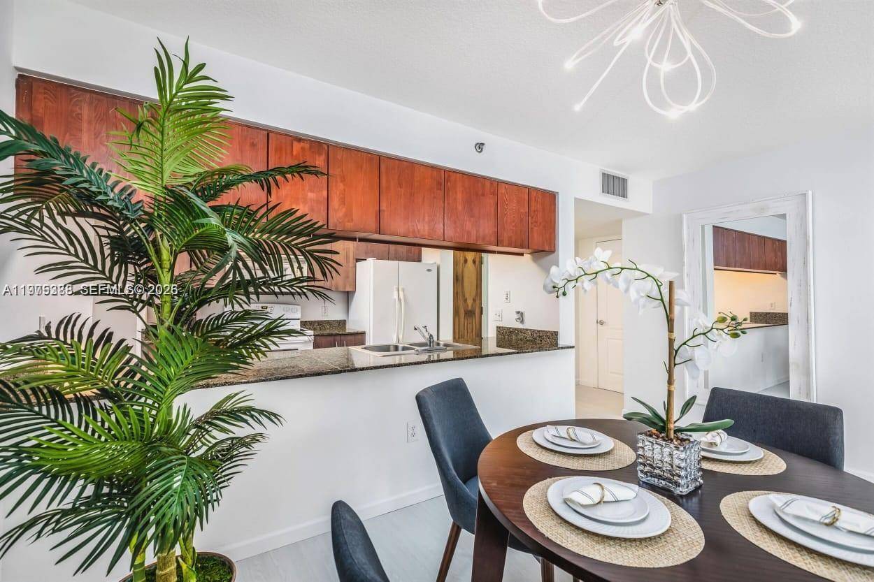 1200 Brickell Bay DrMiami - Condo/Co-Op/Seasonal,Condo condo unit 1808 - picture