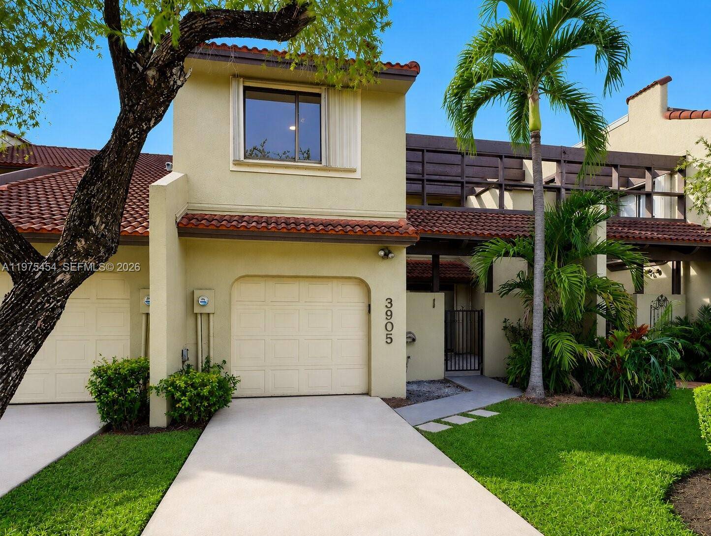 3905 Adra AveDoral - COSTA DEL SOL CONDO J condo unit J-46B - picture