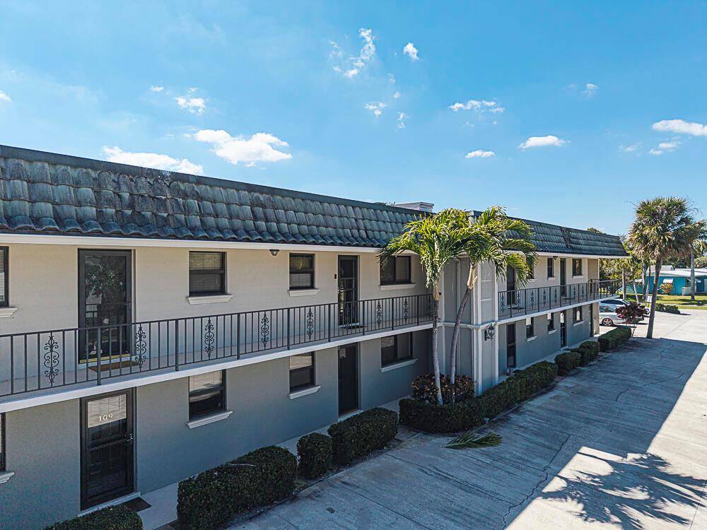 714 NorthlakeNorth Palm Beach - Condo condo unit 208 - picture
