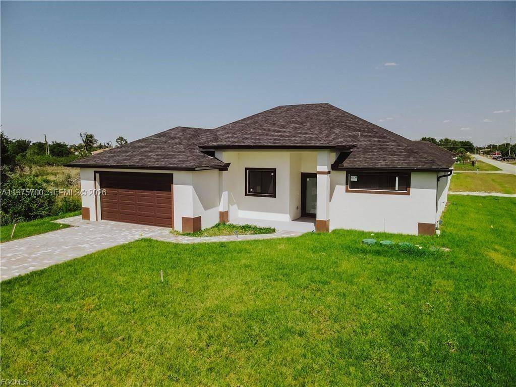 4705 diane aveLehigh Acres - picture