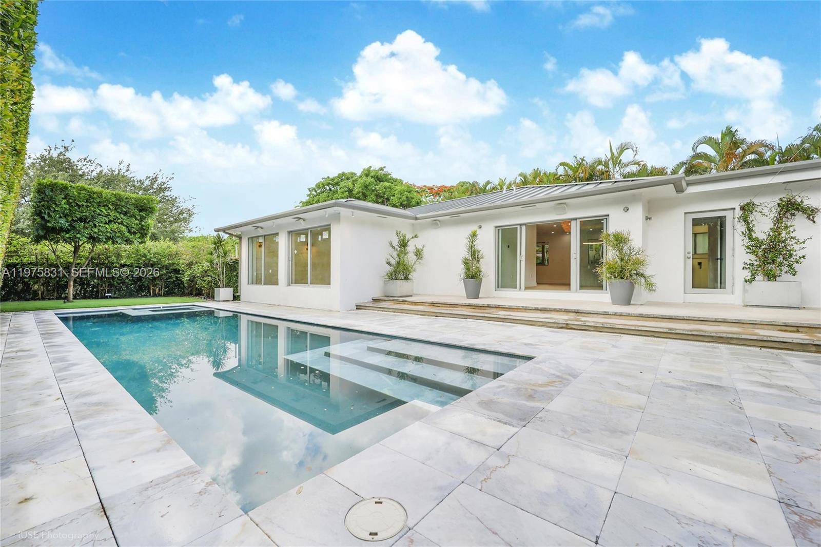 555 NE 52nd TerMiami - picture