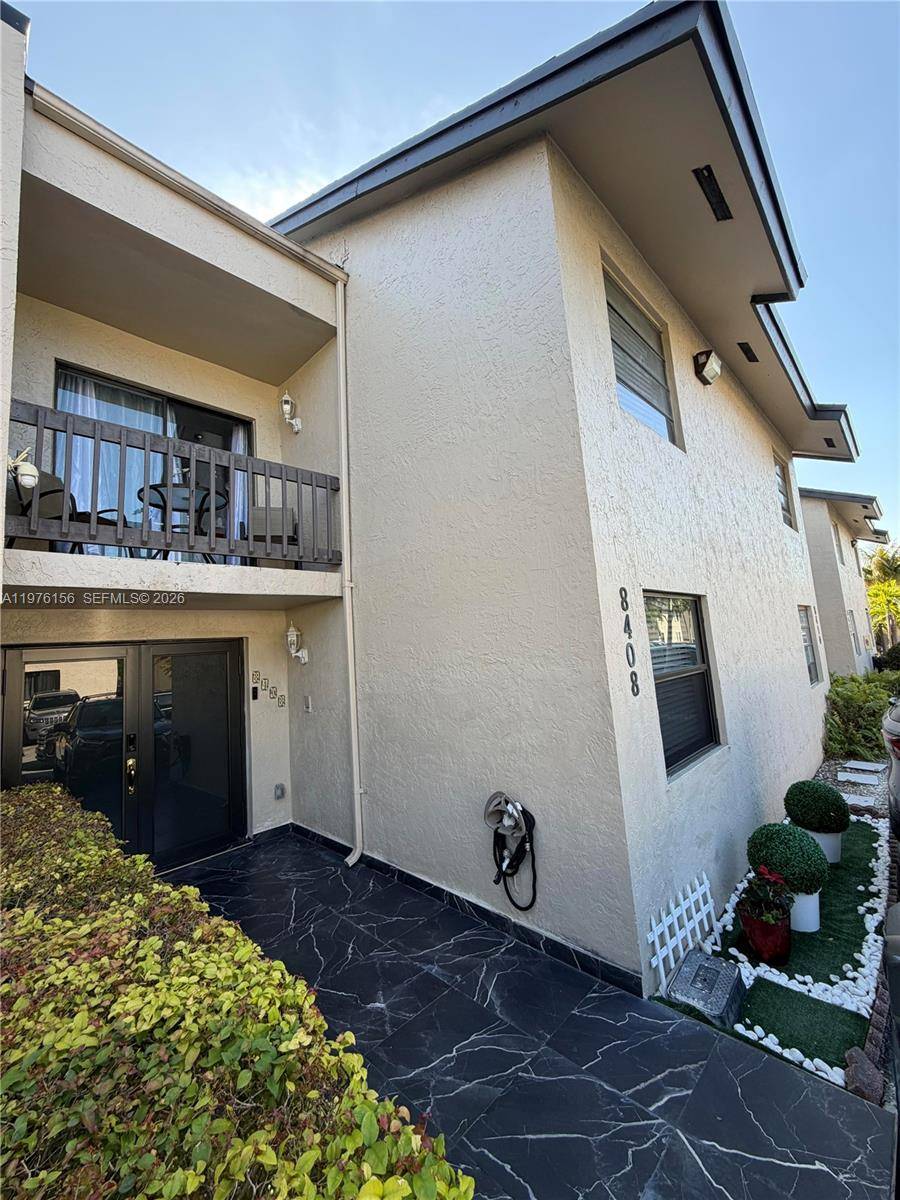 8408 NW 8th StMiami - Townhouse condo unit 8408 - picture