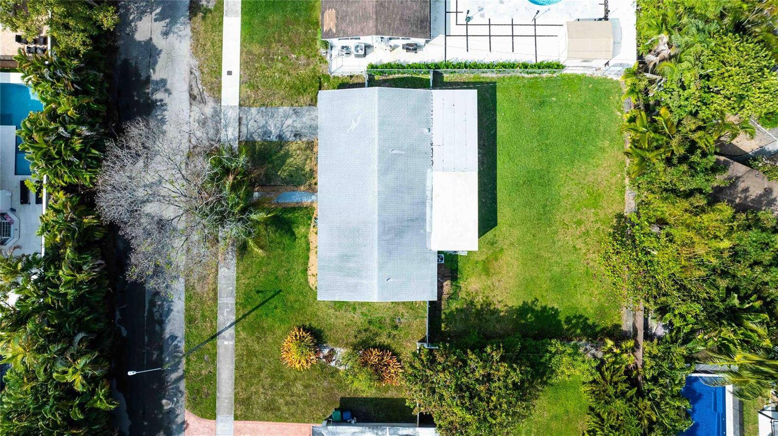 2515 NE 207thMiami - picture