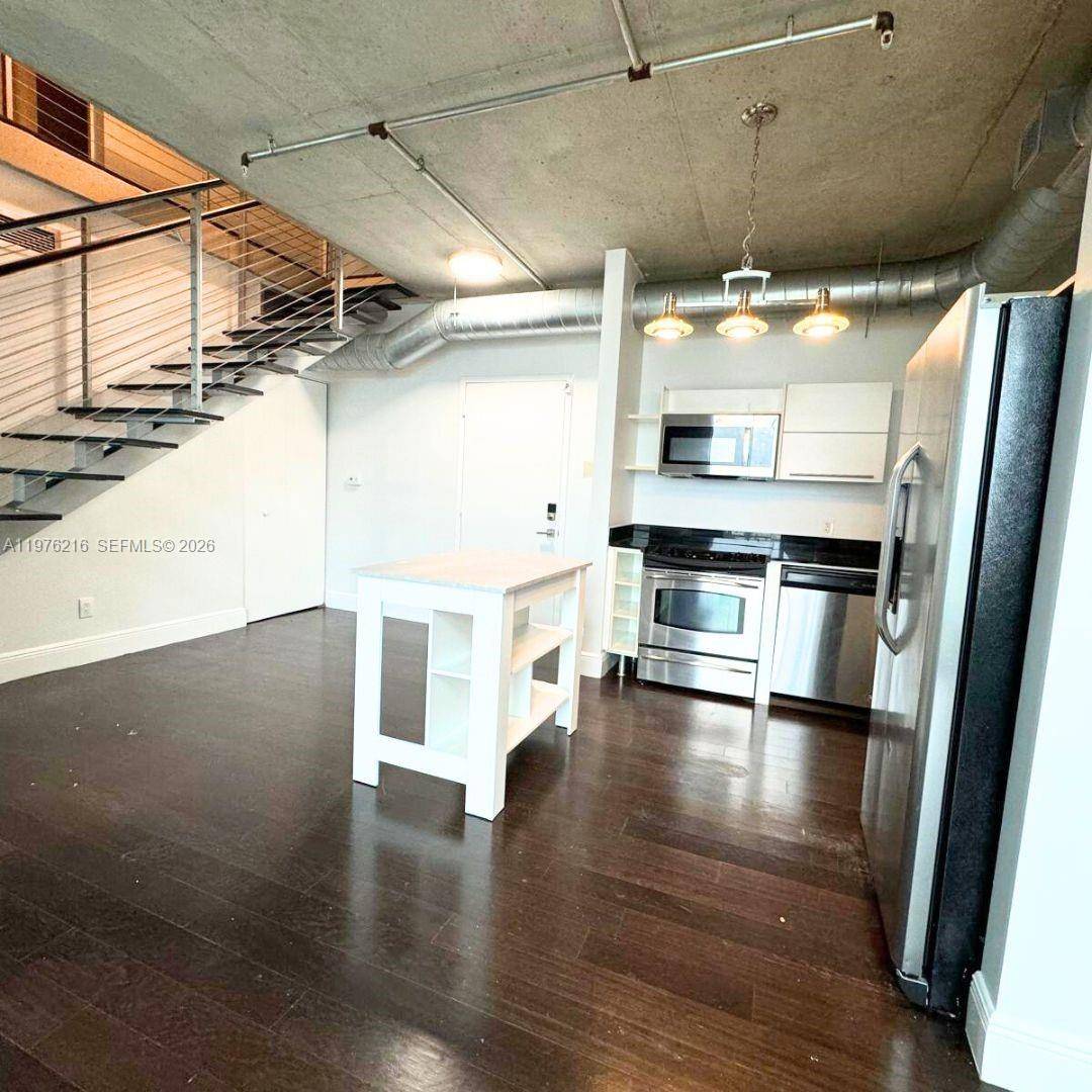 690 SW 1st CtMiami - Condo/Co-Op/Annual,Condo condo unit PHI24 - picture