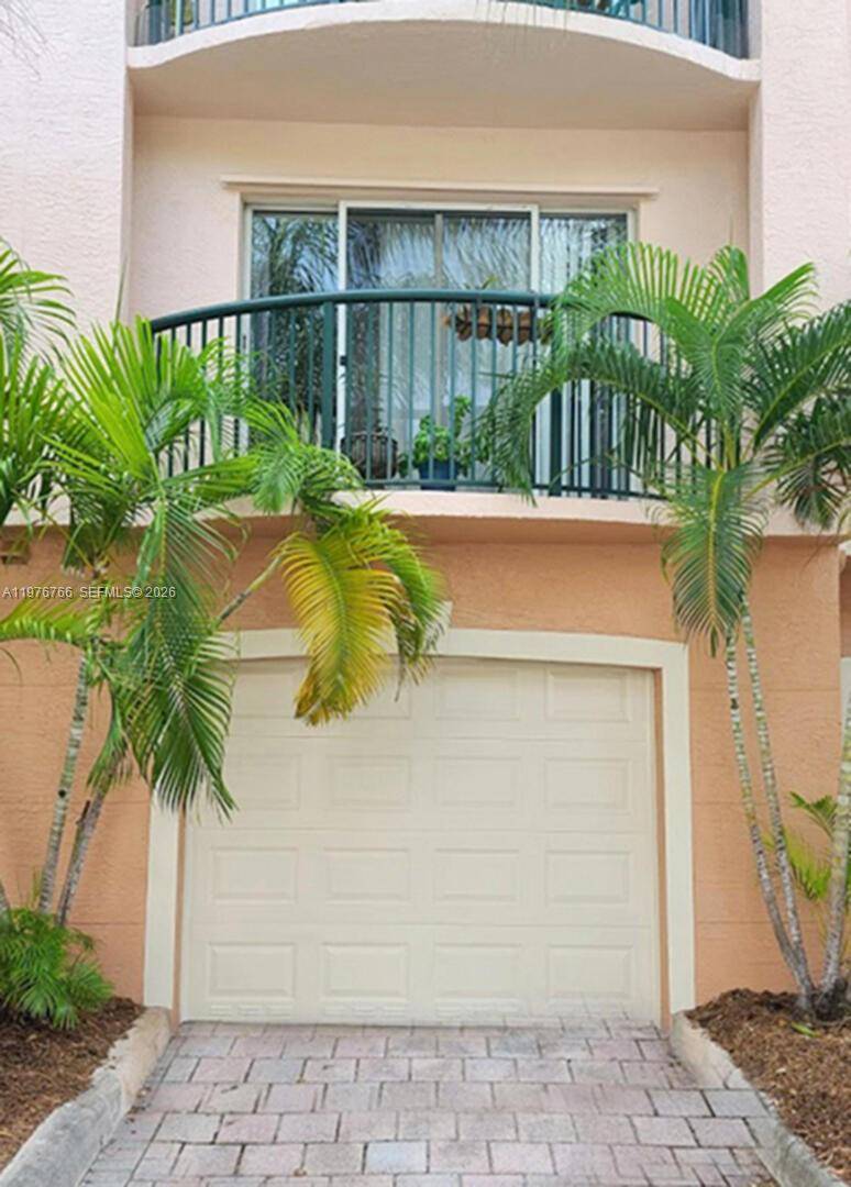 2033 SE 10th AveFort Lauderdale - VILLAGE EAST CONDO condo unit 614 - picture