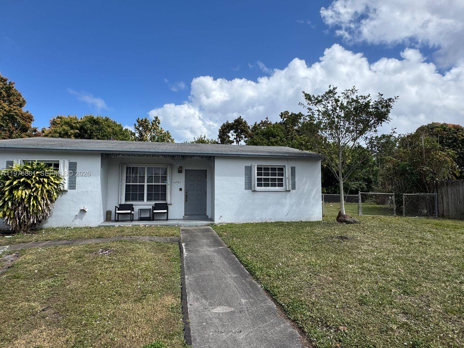 16981 NE 8th CtNorth Miami Beach - picture