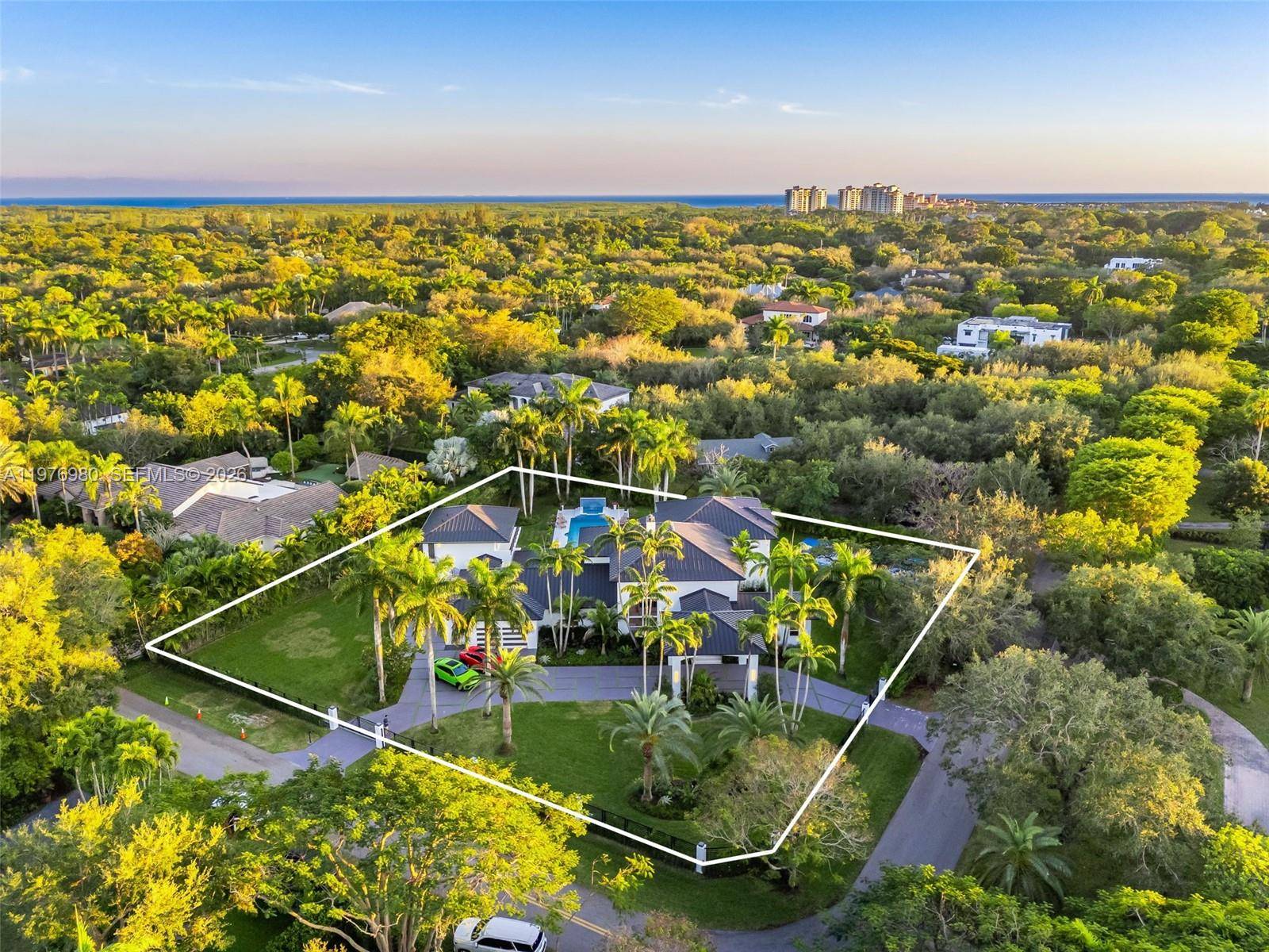 6290 SW 130th TerPinecrest - picture