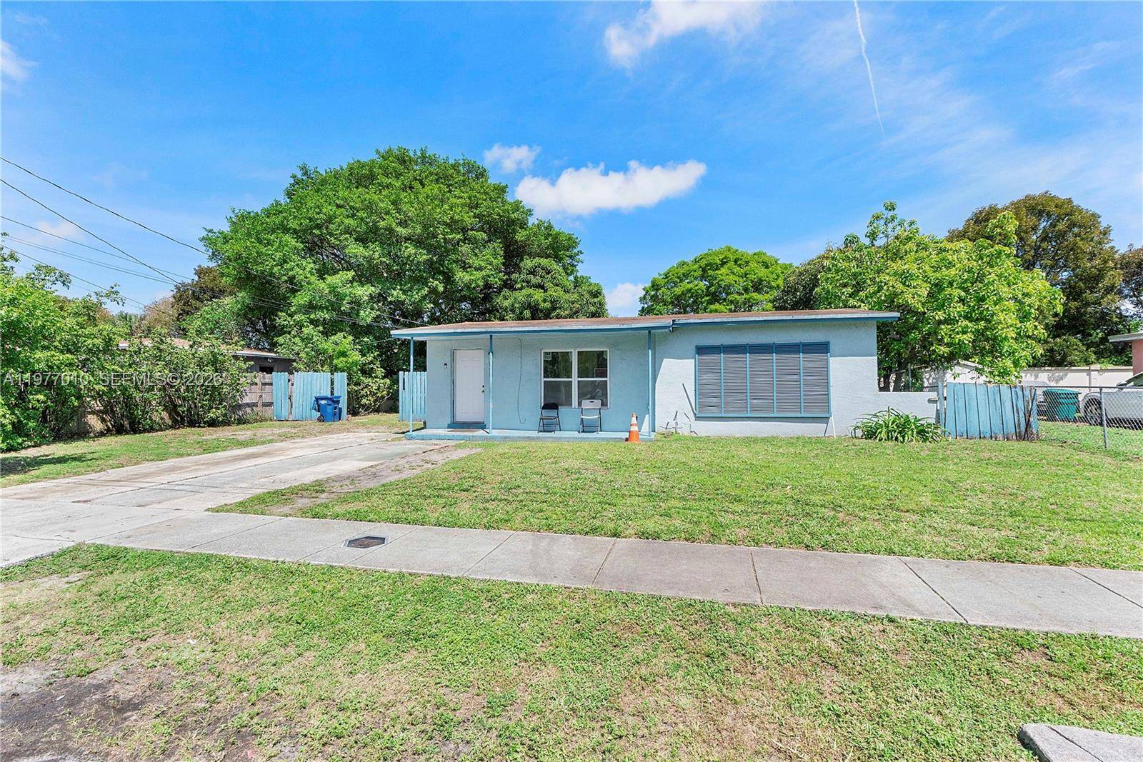 800 NW 33rd AveLauderhill - picture