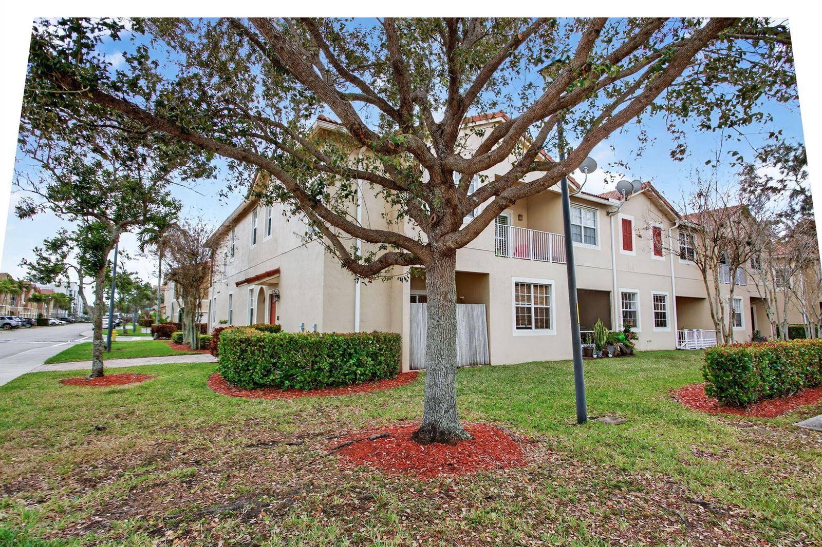9125 PershoreTamarac - Townhouse condo unit 8204 - picture