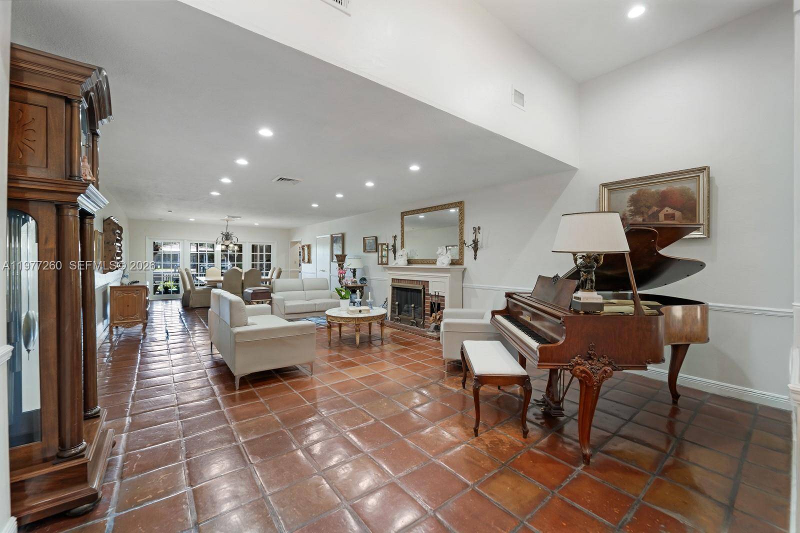 2046 NE 15th StFort Lauderdale - picture
