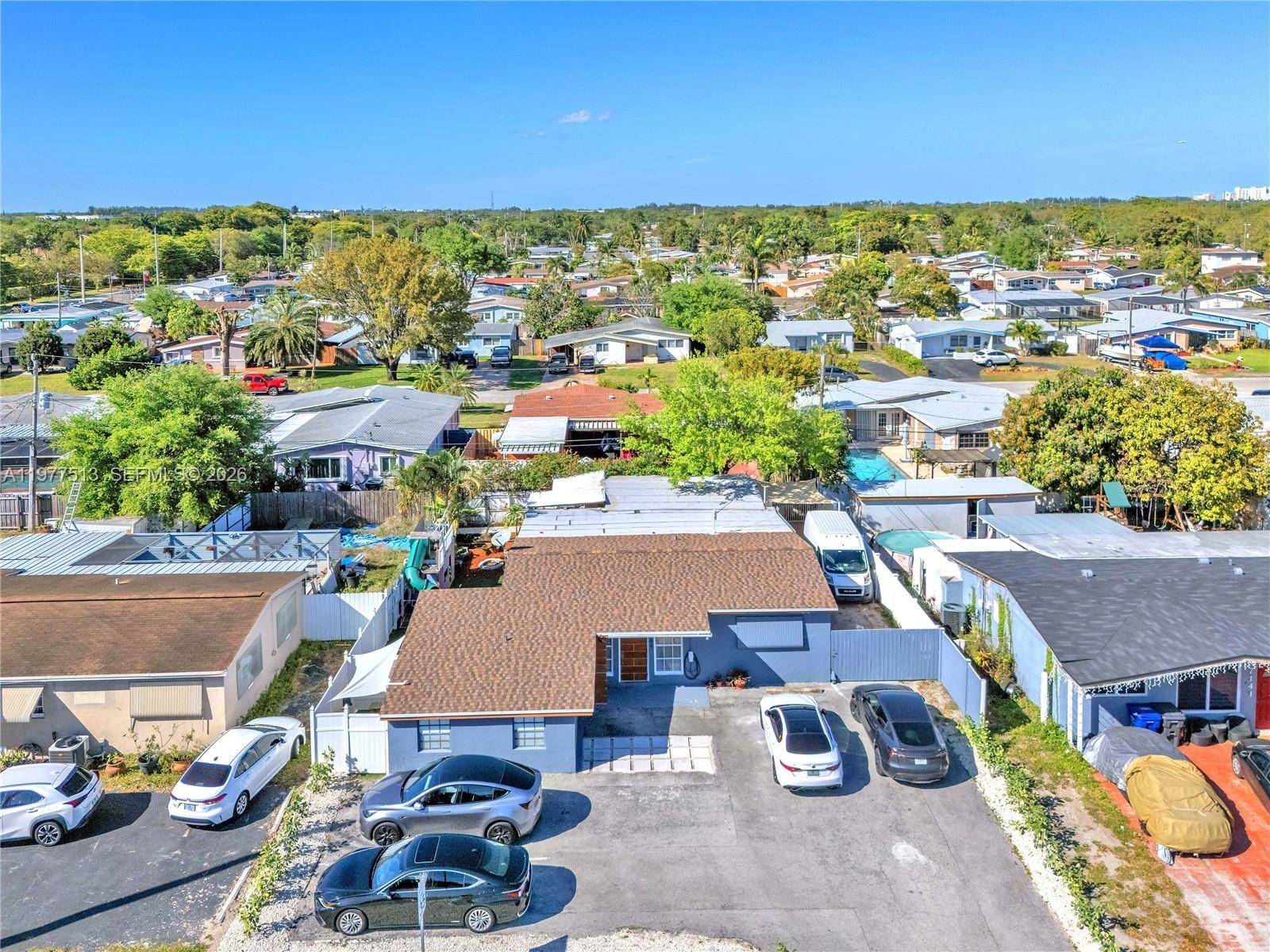 7151 Taft StHollywood - picture