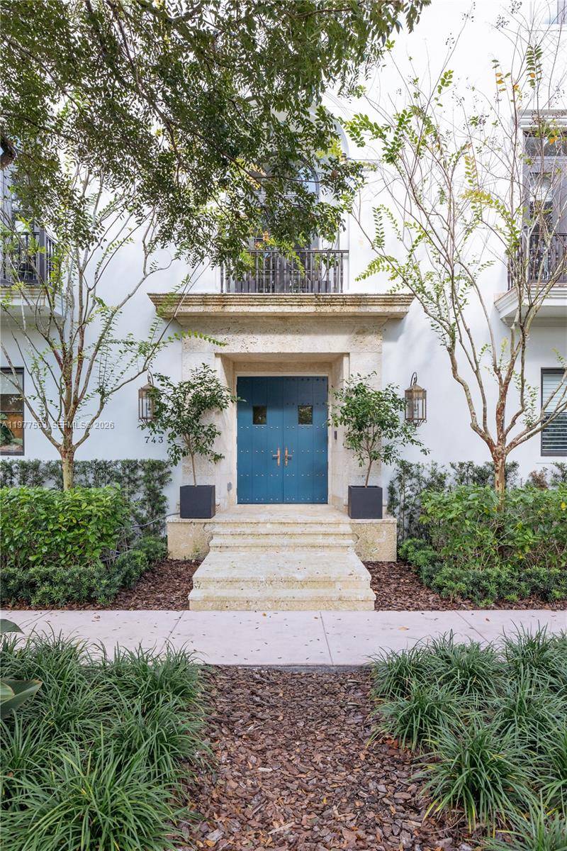 743 Almeria AveCoral Gables - picture