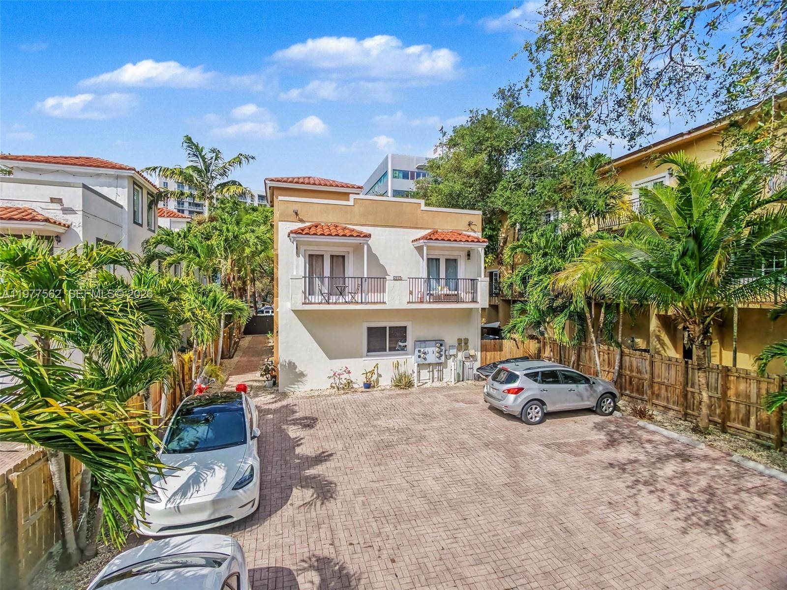 2945 Coconut AveMiami - picture