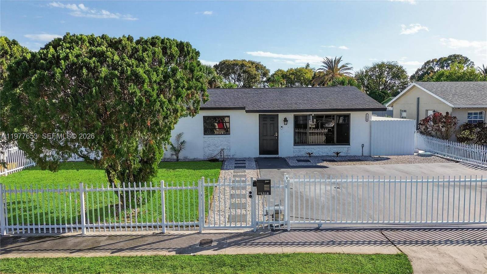 1318 13th StWest Palm Beach - picture