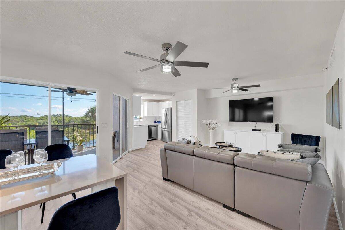 275 PalmJupiter - JUPITER BAY EAST CONDO condo unit B304 - picture