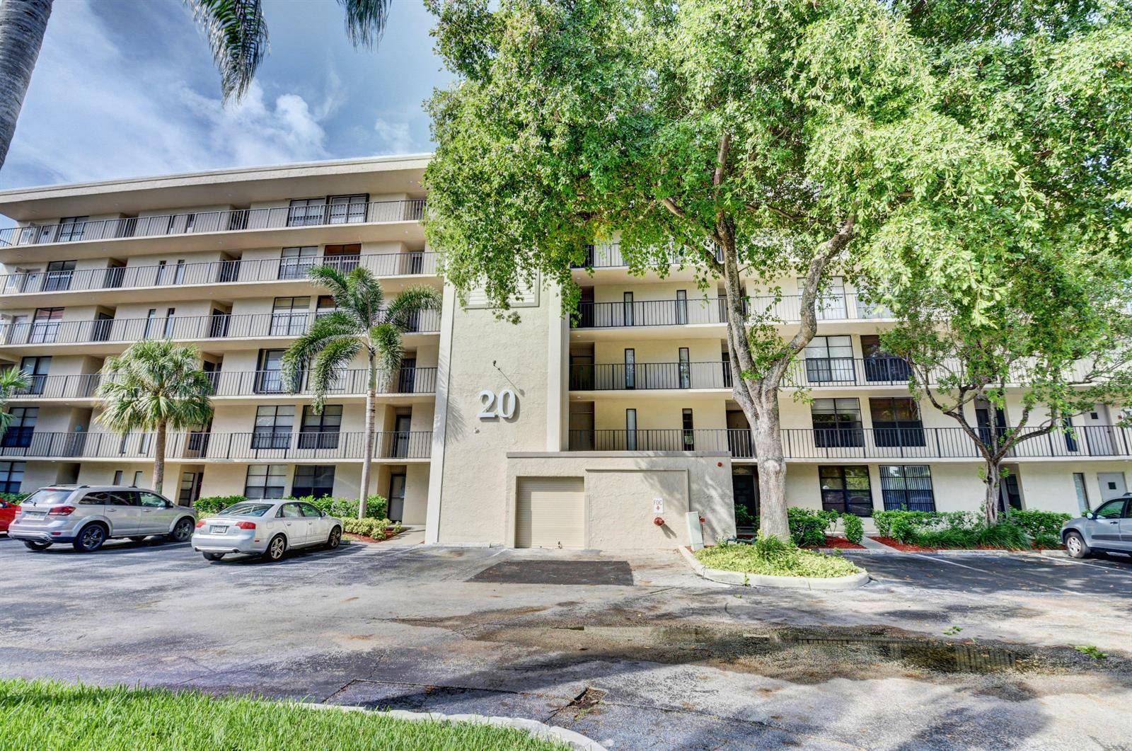 20 Royal PalmBoca Raton - Boca Bayou condo unit 602 - picture