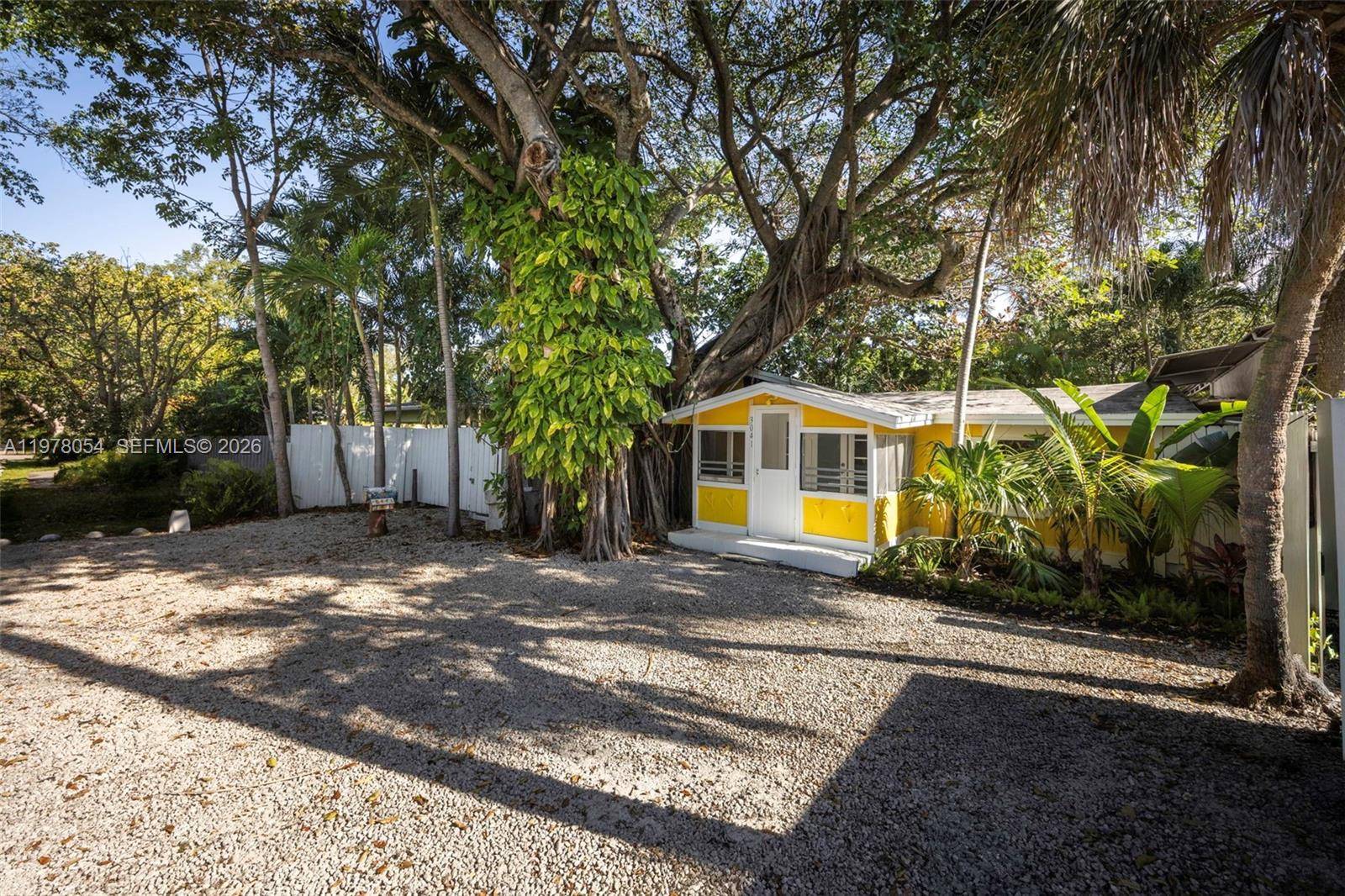 3041 Calusa StCoconut Grove - picture