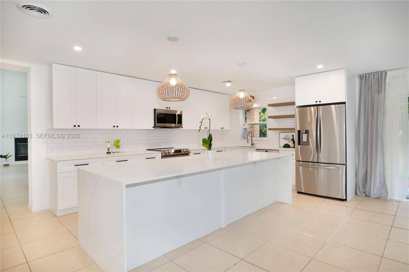 6841 SW 130th TerPinecrest - picture