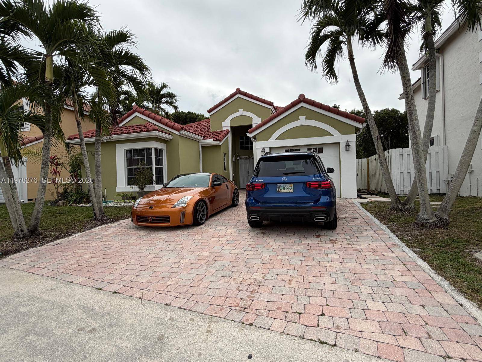 400 Somerset WayWeston - picture
