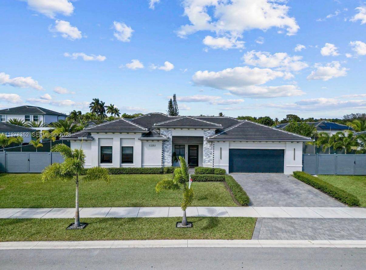 13351 SW 190th StMiami - picture