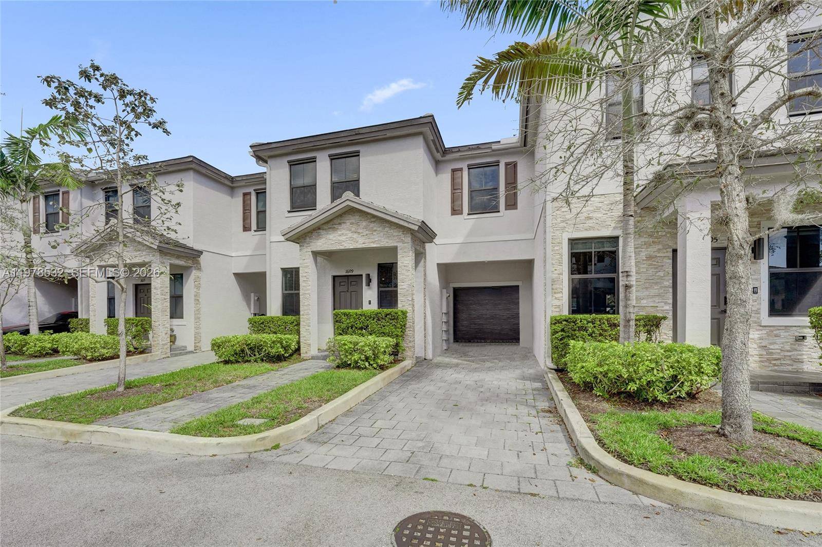 1609 SW 28th StFort Lauderdale - picture