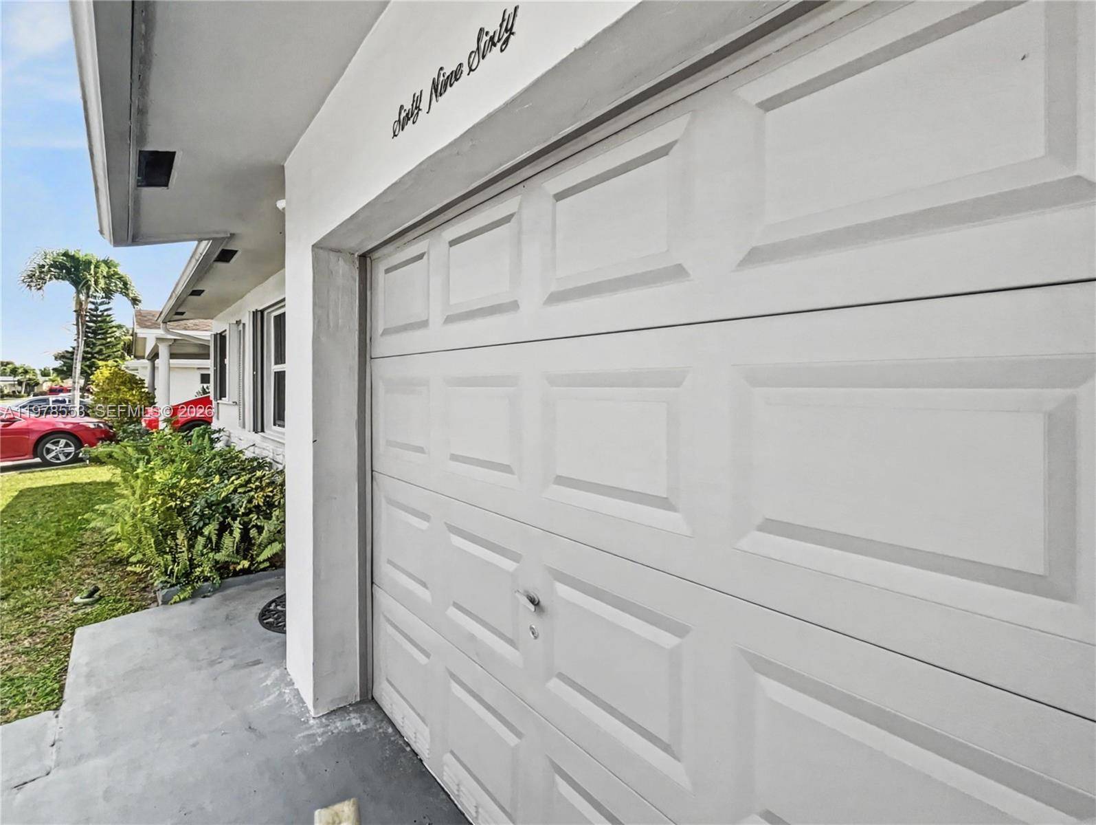 6960 NW 11th CtMargate - picture