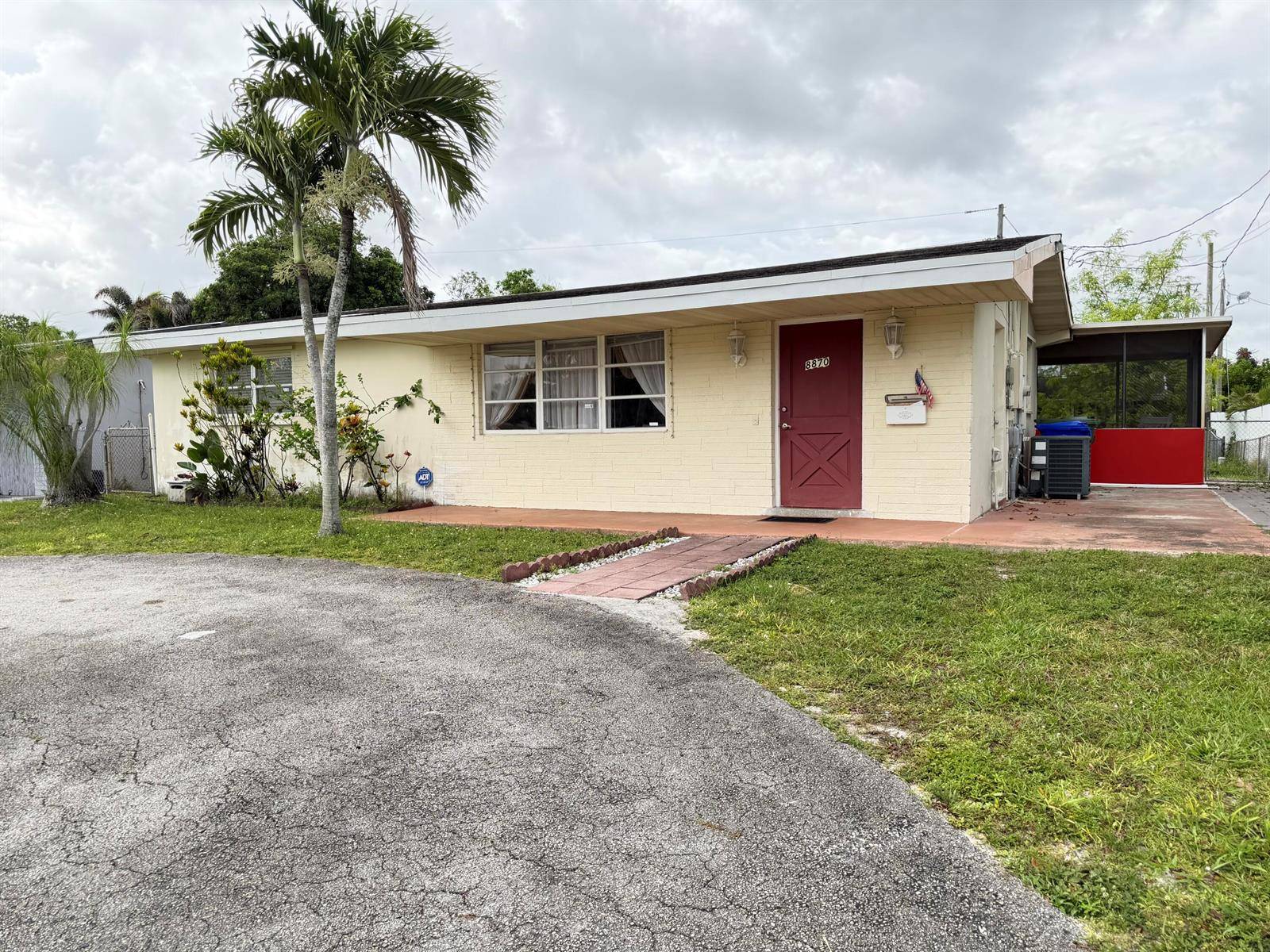 8870 TaftPembroke Pines - picture