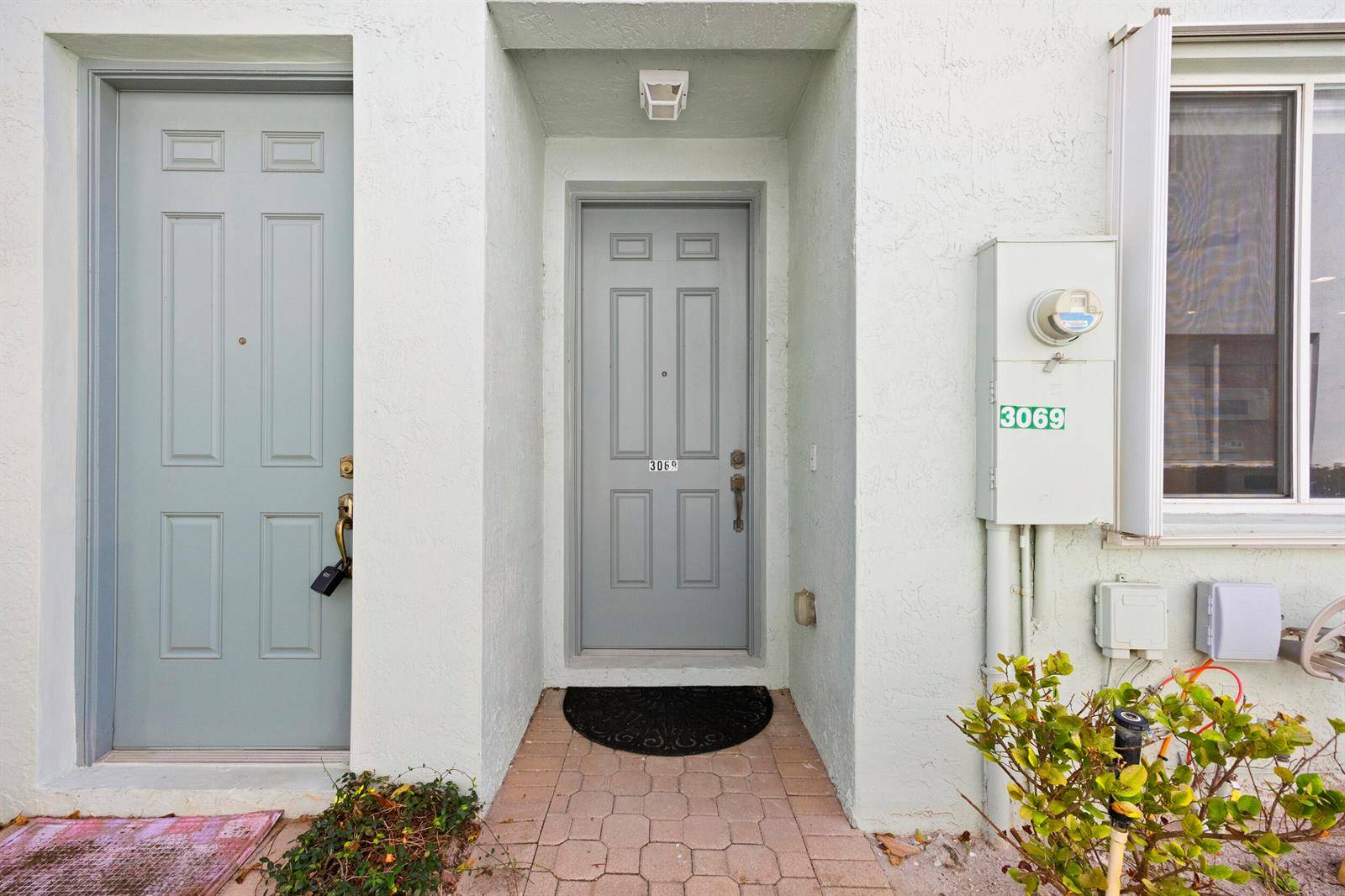 3069 Laurel RidgeRiviera Beach - picture