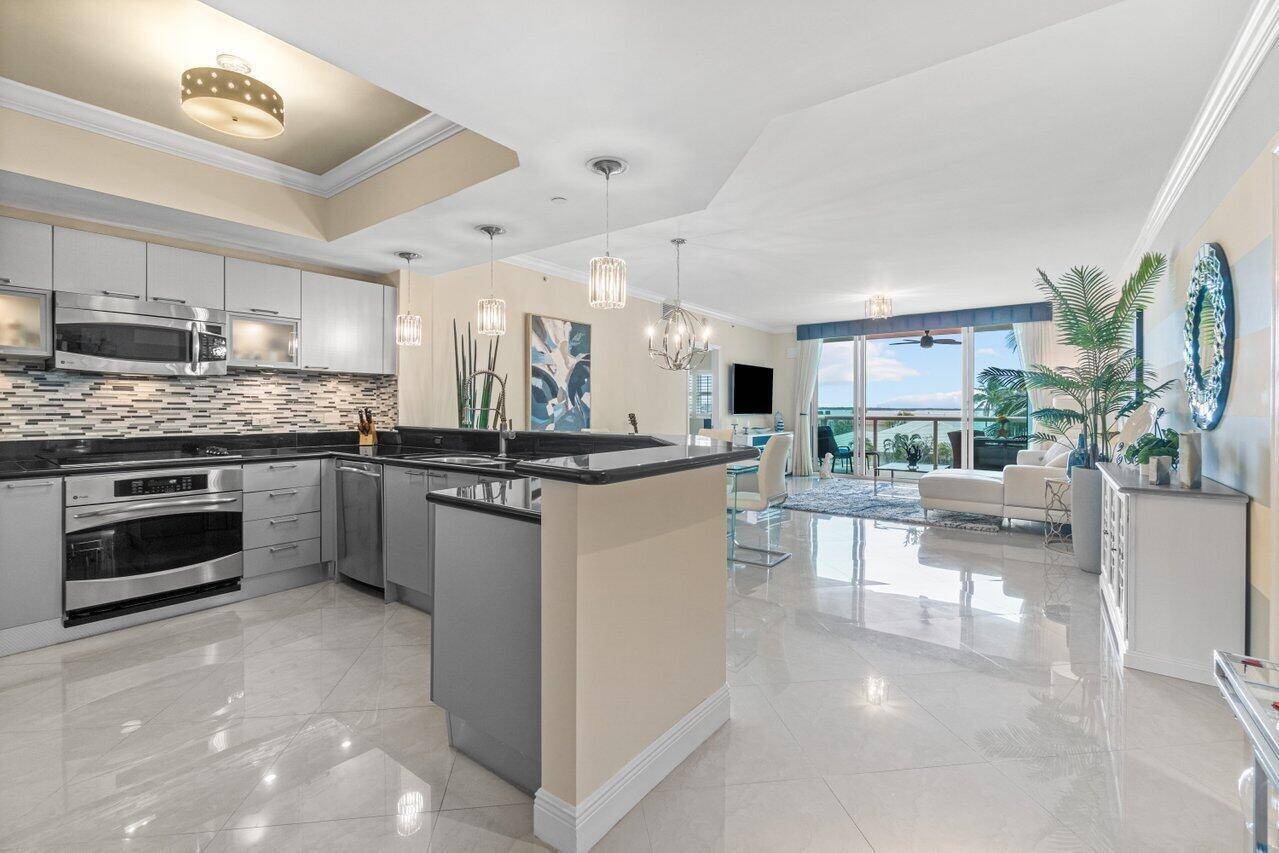 2650 Lake ShoreRiviera Beach - MARINA GRANDE RIVIERA BEAC,Marina Grande condo unit 302 - picture