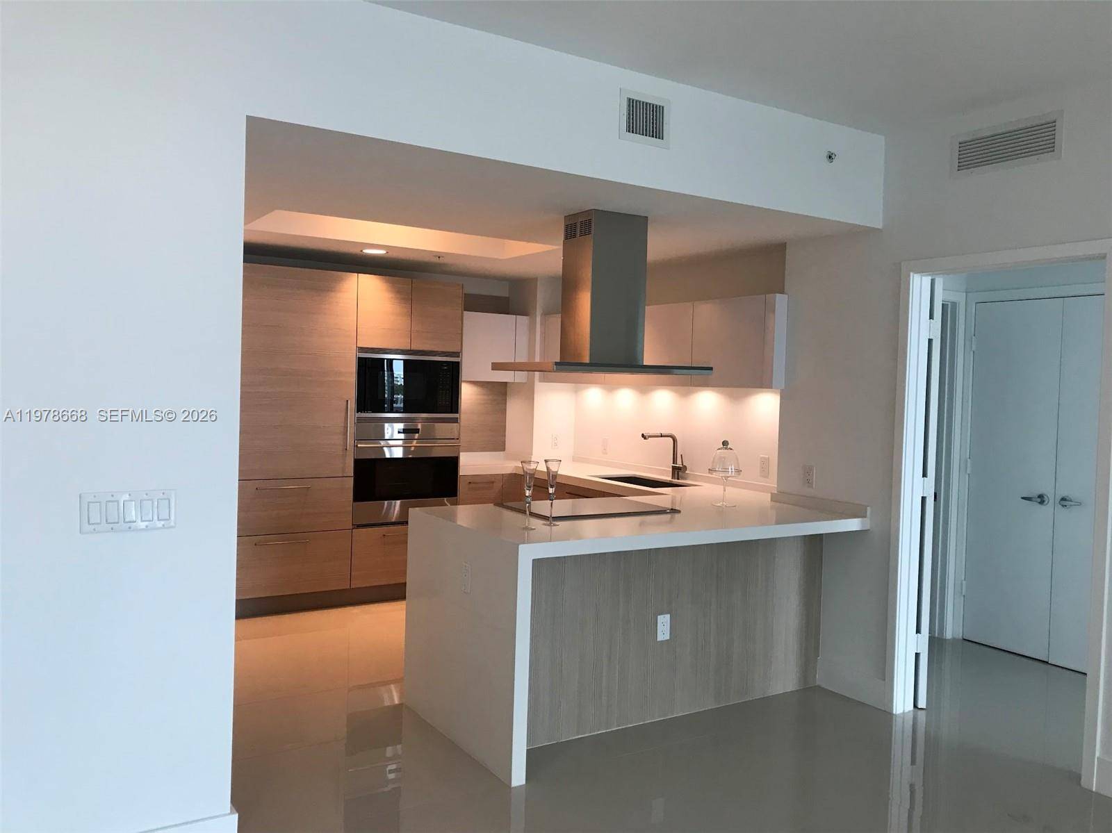 17111 Biscayne BlvdNorth Miami Beach - Condo/Co-Op/Annual,Condo condo unit 408 - picture