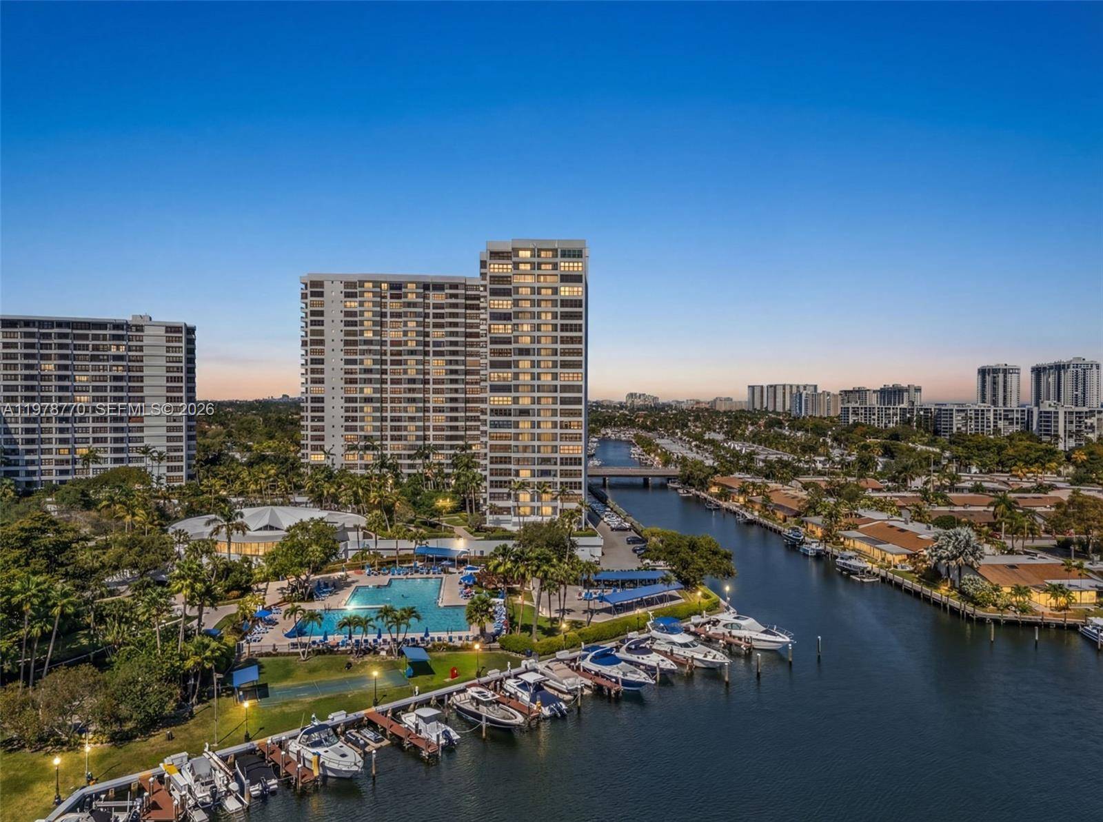 2500 PARKVIEW DRHallandale Beach - Condo 5+ Stories,Condo condo unit 902 - picture