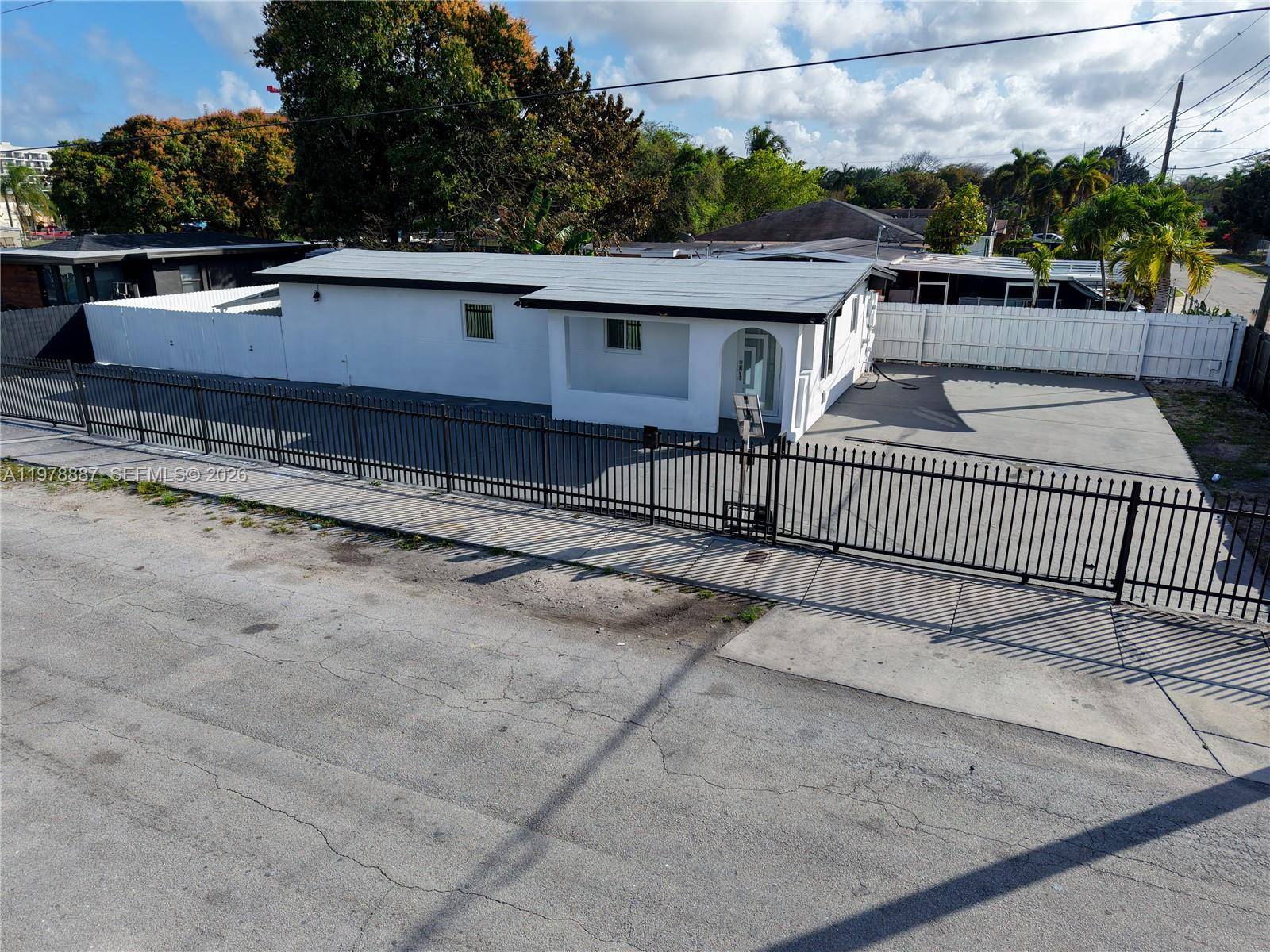 10090 W Fern StMiami - picture