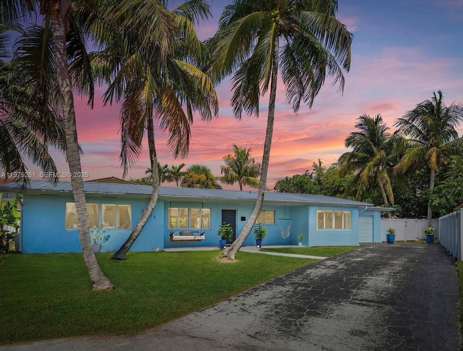 2211 NE 35th CtLighthouse Point - picture