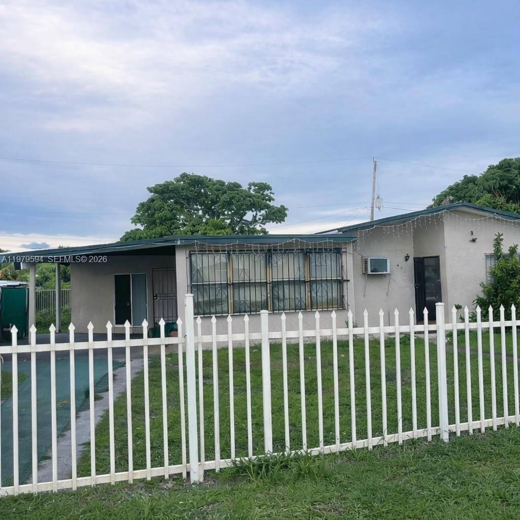 631 Jann AveOpa-Locka - picture