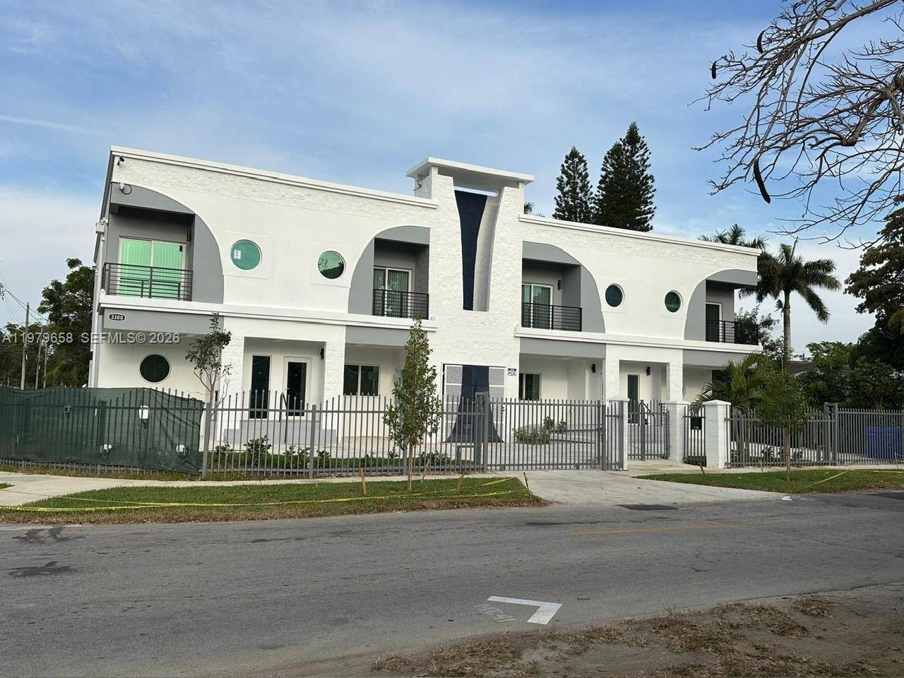 3300 NW 19th AveMiami - Townhouse/Villa-Annual,Townhouse condo unit 1-2 - picture